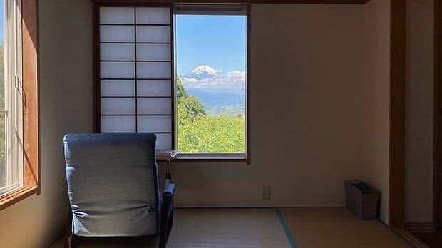 1階西側和室：富士山を正面に臨みます。