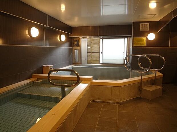 温泉大浴場です。リニューアルされて、清潔感があり綺麗な状態です。