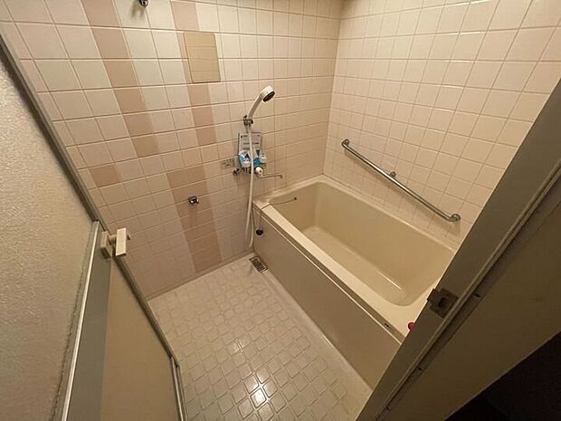 浴室も綺麗に保たれております。温泉大浴場がある為、オーナー様はほとんど利用されておりません。