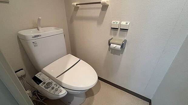 【トイレ】清潔感のあるトイレ。