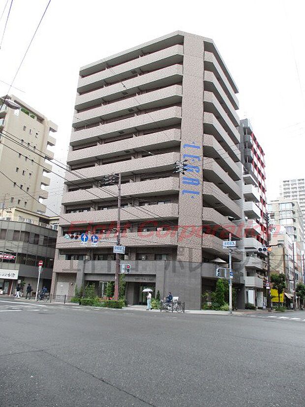 リーガル京町堀は最寄駅が大阪メトロ中央線「阿波座駅」徒歩5分にあり、平成22年4月に建築された、鉄筋コンクリート造地上11階建・総戸数50戸のマンションです。