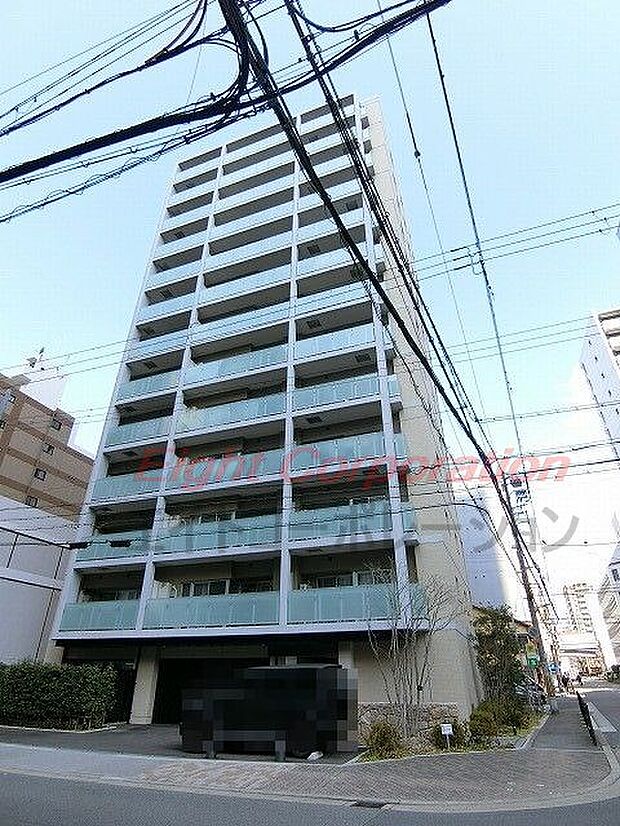 シーンズ大阪本町は最寄駅が大阪メトロ四ツ橋線「本町駅」徒歩5分にあり、令和2年4月に建築された、鉄筋コンクリート地上13階建・総戸数49戸のマンションです。