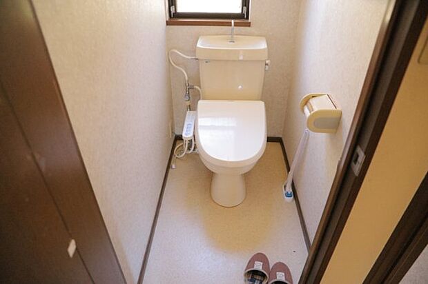 トイレは大きさや形、機能、抗菌性などが異なる多種多彩なタイプが各メーカーから出ています。それぞれに良さがあるため、事前にどういったタイプのトイレがいいのかをご家庭内で決めて、内見に行くといいでしょう。