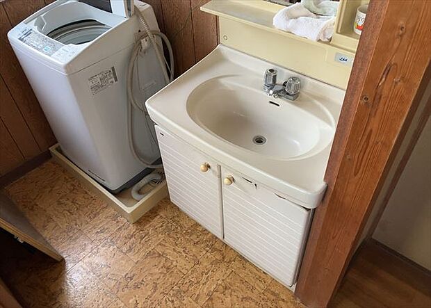 ランドリースペースも気になります。洗濯機置場があり「洗う、干す、取り込む、アイロンがけ、たたむ」など、洗濯に関する家事をするための空間です。広さや収納など付帯設備も含めて、詳細は現地でご確認ください。