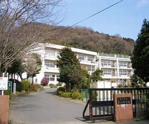 【中学校】愛川中学校まで2692ｍ