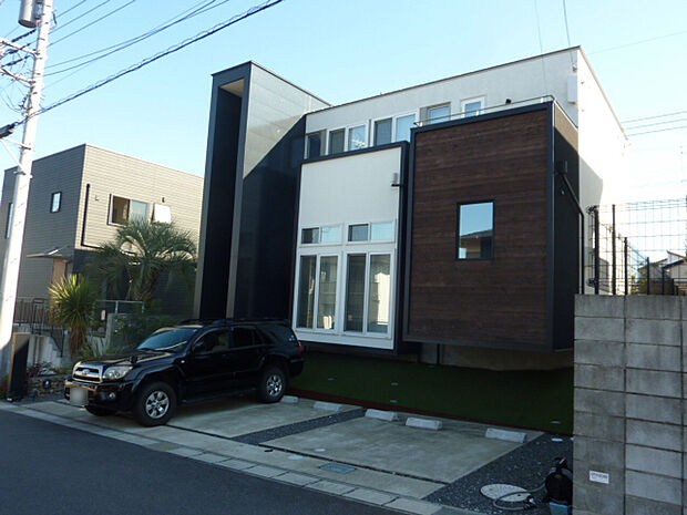 成田市並木町　デザイン性の高いモダン住宅(1LDK)の外観