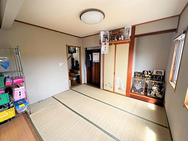 【和室】6帖の和室は、客間やお昼寝スペース、家事室としても利用可能です。