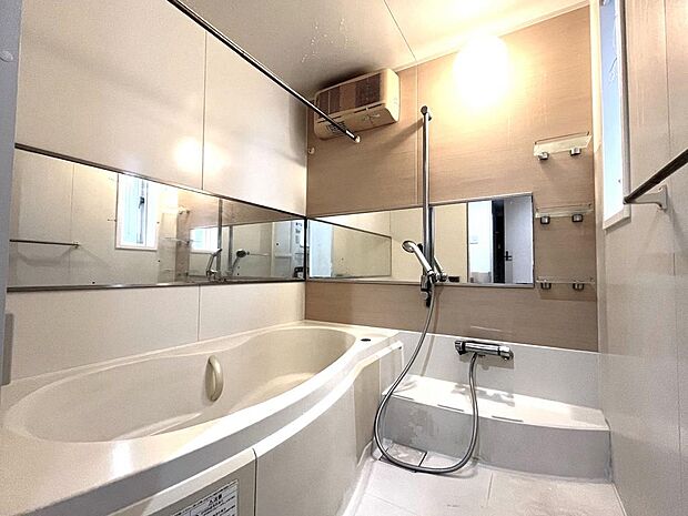 浴室は1616サイズ　浴室乾燥機付き