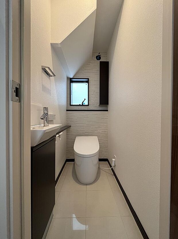 トイレは1階、2階に2カ所あります。