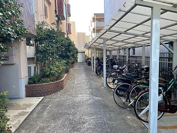 自転車置き場、２００円月額