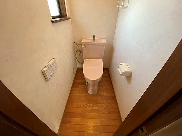 2Fトイレ。2階にもトイレがあると便利です