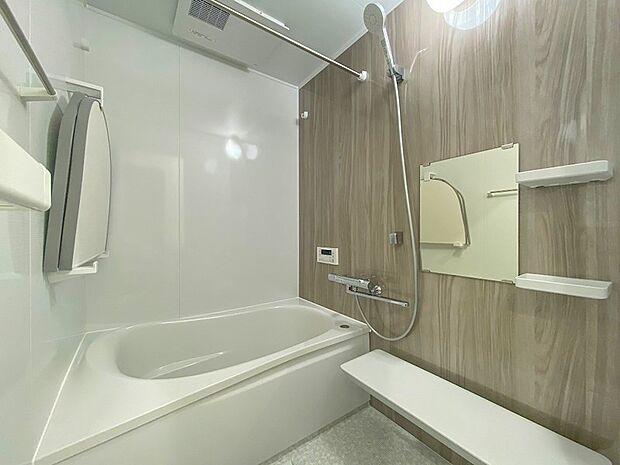 ユニットバス新調：浴室乾燥機能が付いて雨の日も洗濯物が乾かせて便利です
