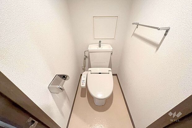 トイレ。室内丁寧にお使いです。リフォームの提案可能です。［2023年5月3日撮影］