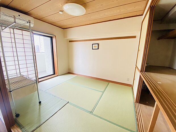 お昼寝空間にもなる和室は、安らぎの間になりそうですね。 