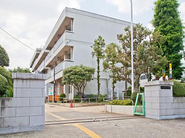 所沢市立中央小学校（613m）