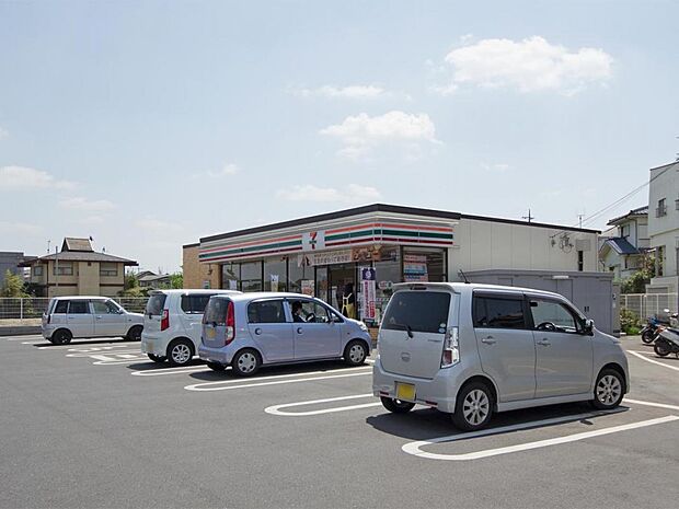 セブン-イレブン 所沢ニュータウン北店（511m）