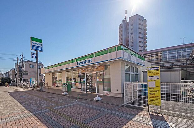 ファミリーマート 西武狭山ケ丘駅前店（280m）