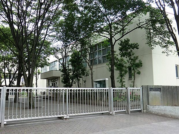板橋区立高島第三中学校（1599m）