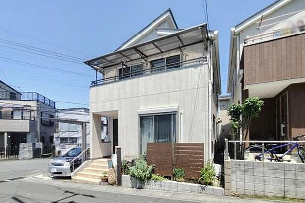 ■平成24年4月築のキレイなお住まい。バルコニーにはルーフ（屋根）付きとなっております。