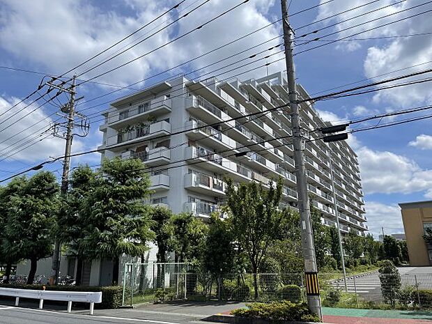 志木駅から徒歩9分。　生活施設が付近に充実しており、住環境良好です。