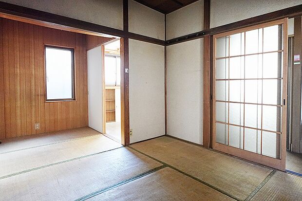 室内（2024年3月）撮影　1階　和室　趣のある和室、日本の伝統と温かみが調和しています