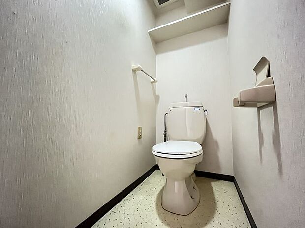 シンプルなデザインのトイレルームです！自分好みのトイレルームにできます♪
