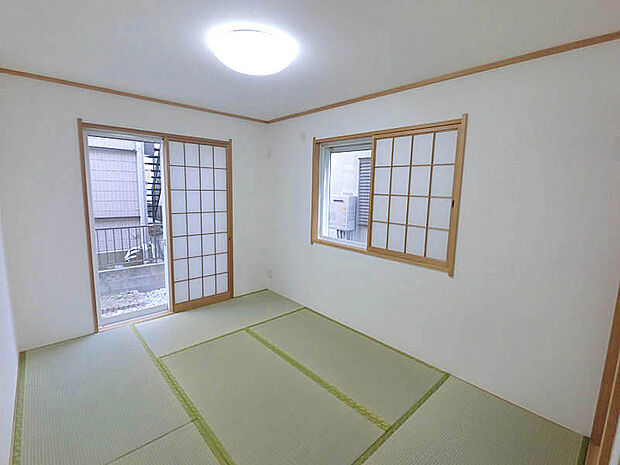 柔らかい畳の敷かれた和室は、お子様とゆっくりくつろげるお昼寝スペース