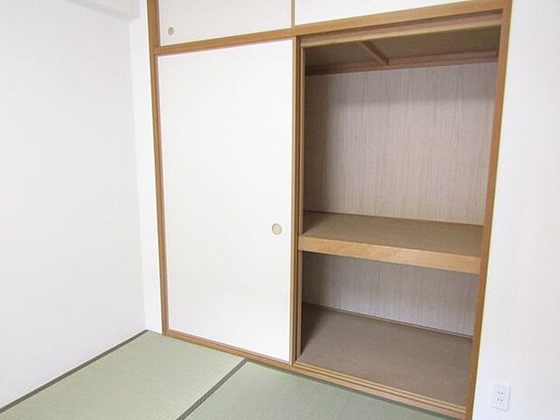 和室にも収納スペースをしっかり確保。