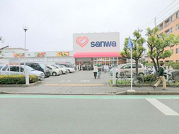 【スーパー三和　相模台店】　品揃えがいいです。駐車場も広く利用しやすいです。