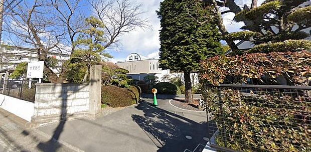 【吉澤医院】　受付から診察までの待ち時間が短く、先生もスタッフの方も親切で、建物もきれいでお勧めの医院です。