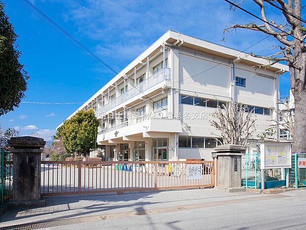 【座間市立座間小学校】　座間駅から徒歩圏内で行ける小学校です。駅から近いし、家族向けにはピッタリな場所です。