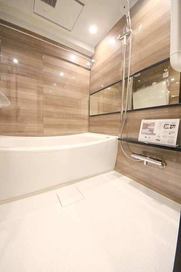 ■1416サイズの浴室、便利な浴室乾燥機＆追い焚き機能付き