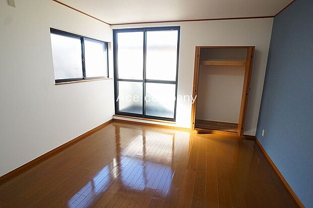 【2階：洋室7帖】北側のバルコニーに面したお部屋☆クローゼット完備です♪