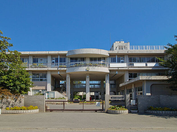 鴻巣市立赤見台中学校（1740m）