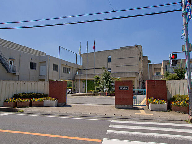 さいたま市立春里中学校（1950m）