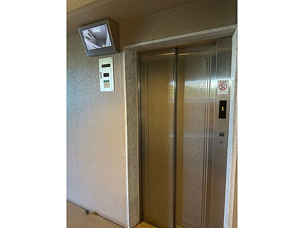 【エレベーター】エレベーターがあるので、ベビーカーを押している時や、荷物が多い時にも負担が少なく移動できます。(2023年9月)撮影
