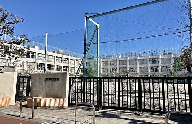 大田区立入新井第二小学校 徒歩6分。 460m