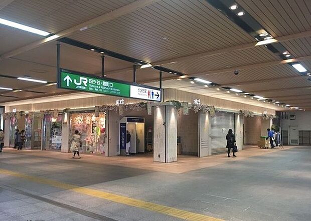 四ツ谷駅(JR 中央本線) 徒歩12分。 890m