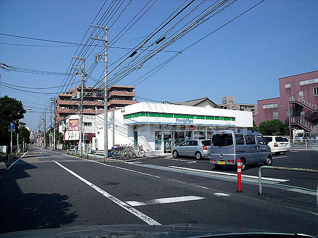 ファミリーマート市川インター店（250m）