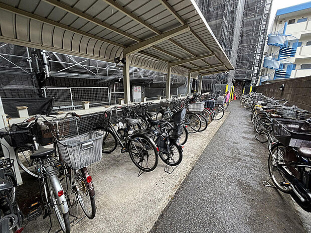 駐輪場自転車置き場がございます。ちょっとしたお買い物やお出かけに、自転車を使うライフスタイルにも寄り添います。