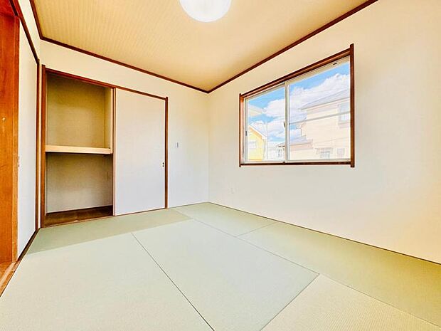 6帖和室：畳にはリラックス効果もあるそうです！