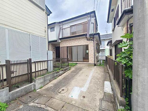             横浜市旭区本宿町　一戸建て住宅（中古）
  