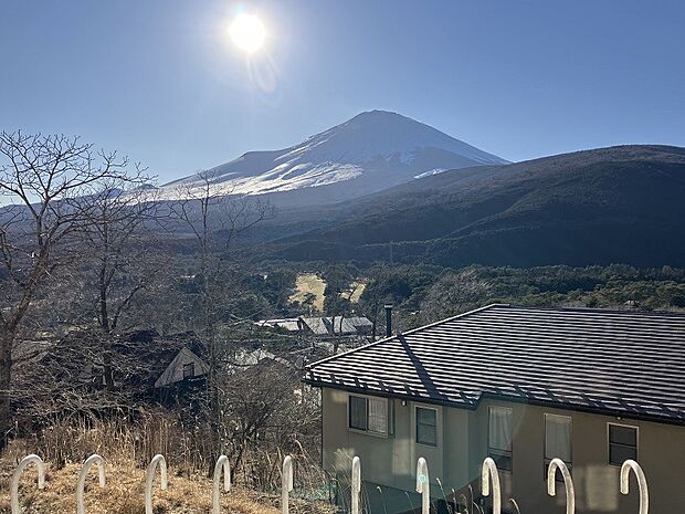 バルコニーからの眺望　富士山が望めます