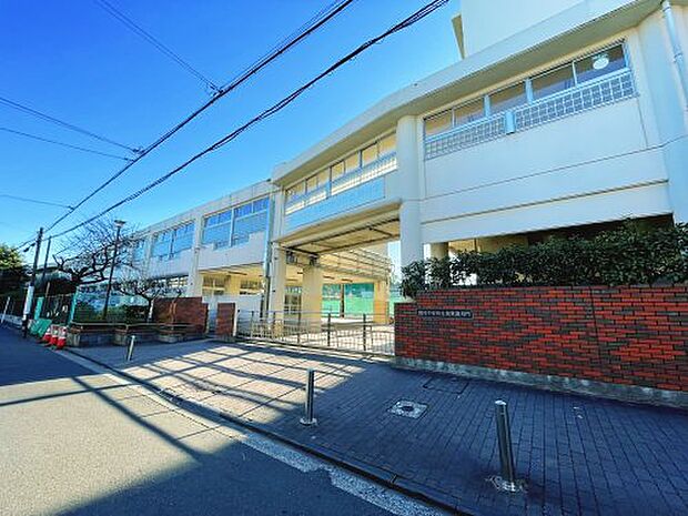 【中学校】横浜市立岡村中学校まで712ｍ