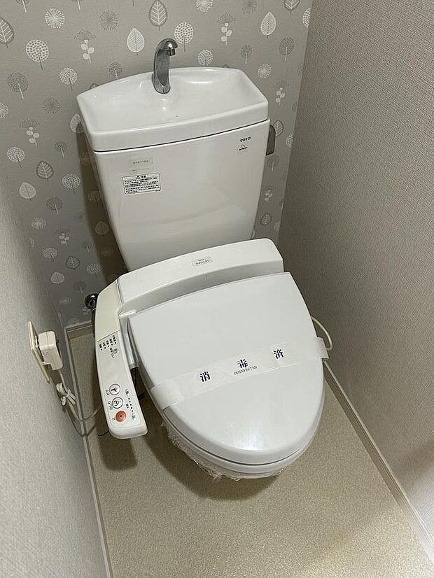 2階のトイレです！温水洗浄便座あり！