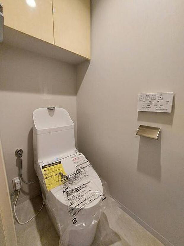 ウォッシュレット付きのトイレ　新規交換で気持ち良く使えます