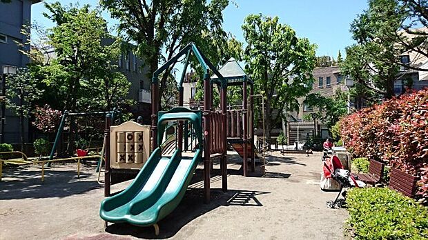 南青山六丁目児童遊園まで徒歩約3分（299m）