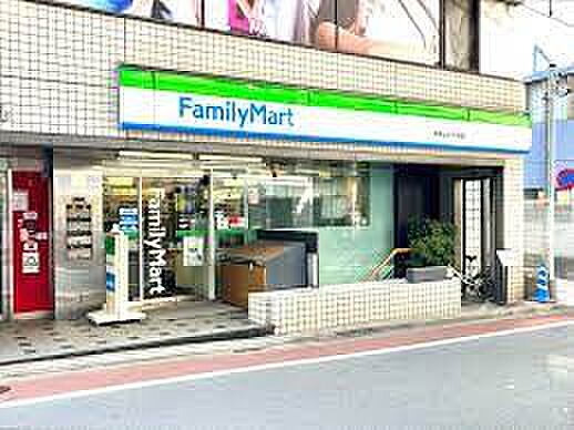 ファミリーマート 南青山七丁目店まで徒歩約1分（92m）