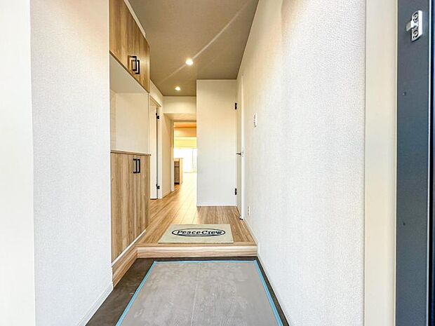 玄関はおうちの第一印象 清潔感あふれる空間を重視した造りになります