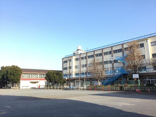 横浜市立大口台小学校まで徒歩約3分（270m）